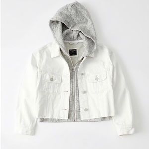 Abercrombie sold out Womens Cropped Denim Jacket